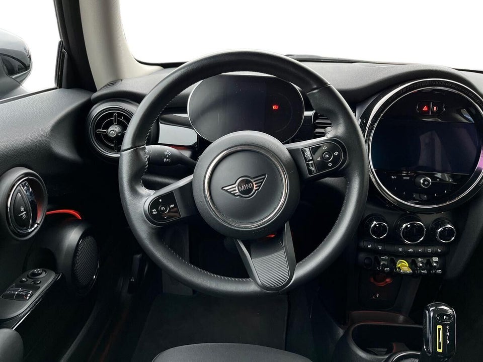 MINI Cooper SE Essential 3d