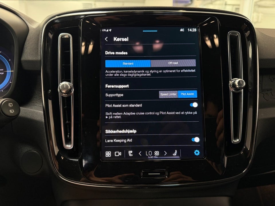 Volvo XC40 ReCharge Twin Plus 5d