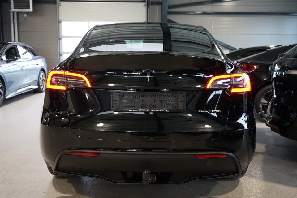 Tesla Model Y Long Range AWD 5d