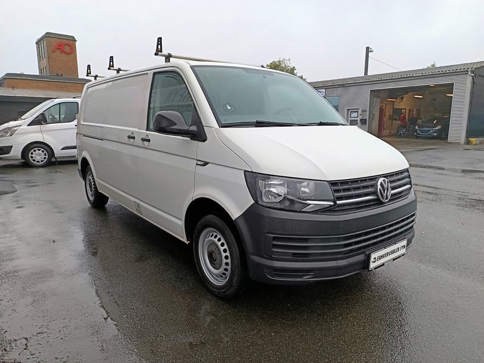 VW Transporter 2,0 TDi 114 Kassevogn lang BMT