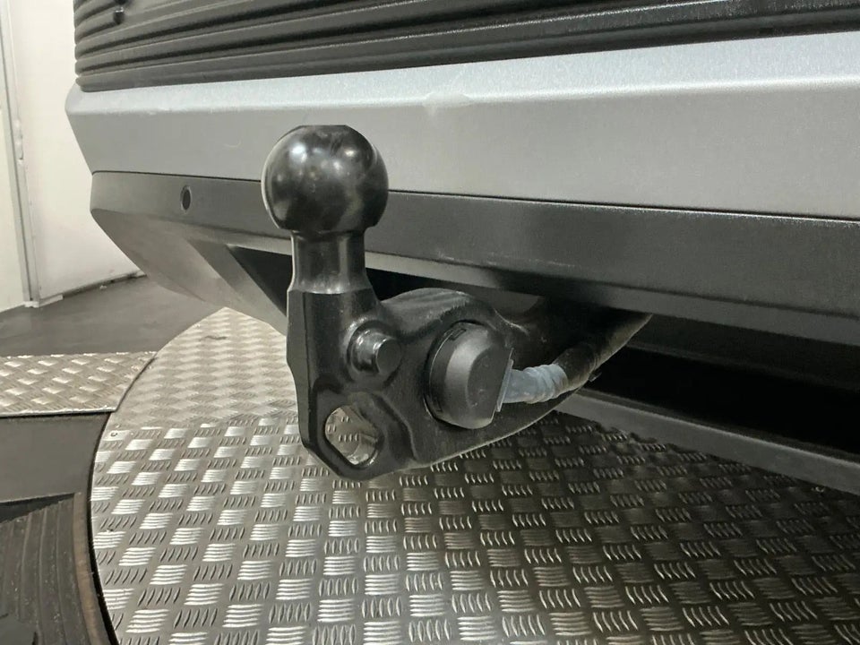 Ford Explorer 82 Premium Extended Range 5d