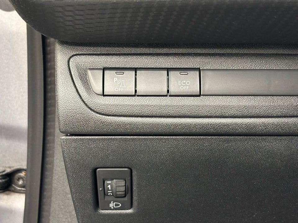 Peugeot 2008 1,5 BlueHDi 100 Exclusive Sky 5d