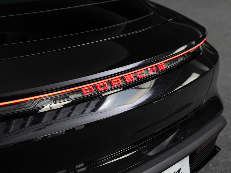 Porsche Taycan Performance+ Black Edition 4d