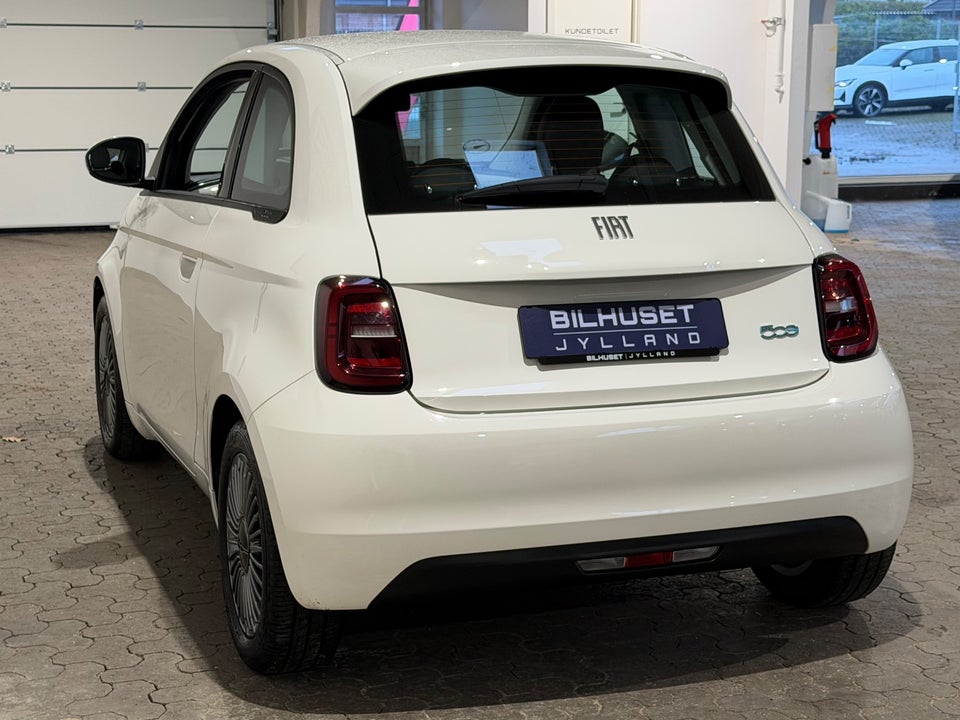 Fiat 500e 42 Icon 3d