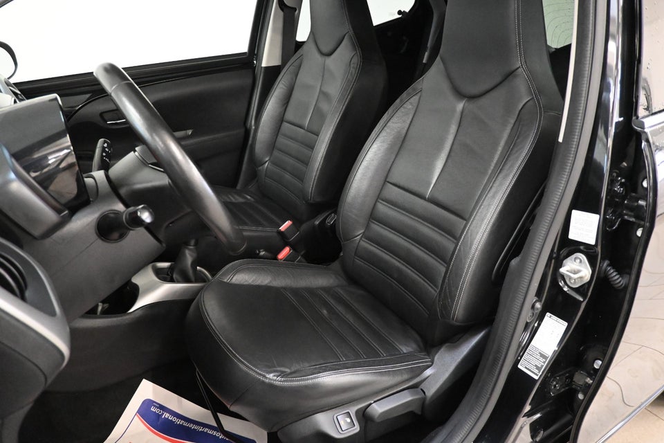 Toyota Aygo 1,0 VVT-i x-black II 5d