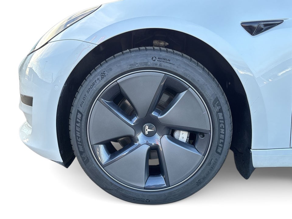 Tesla Model 3 Standard Range+ RWD 4d