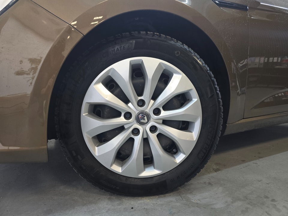 Renault Megane IV 1,2 TCe 100 Life 5d