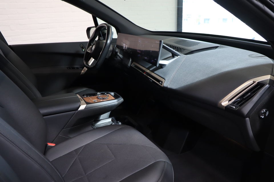 BMW iX xDrive40 Fully Charged Sport 5d