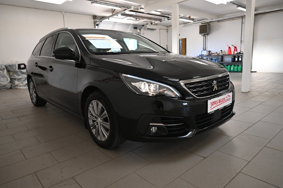 Peugeot 308 1,5 BlueHDi 130 Allure Grand SW 5d