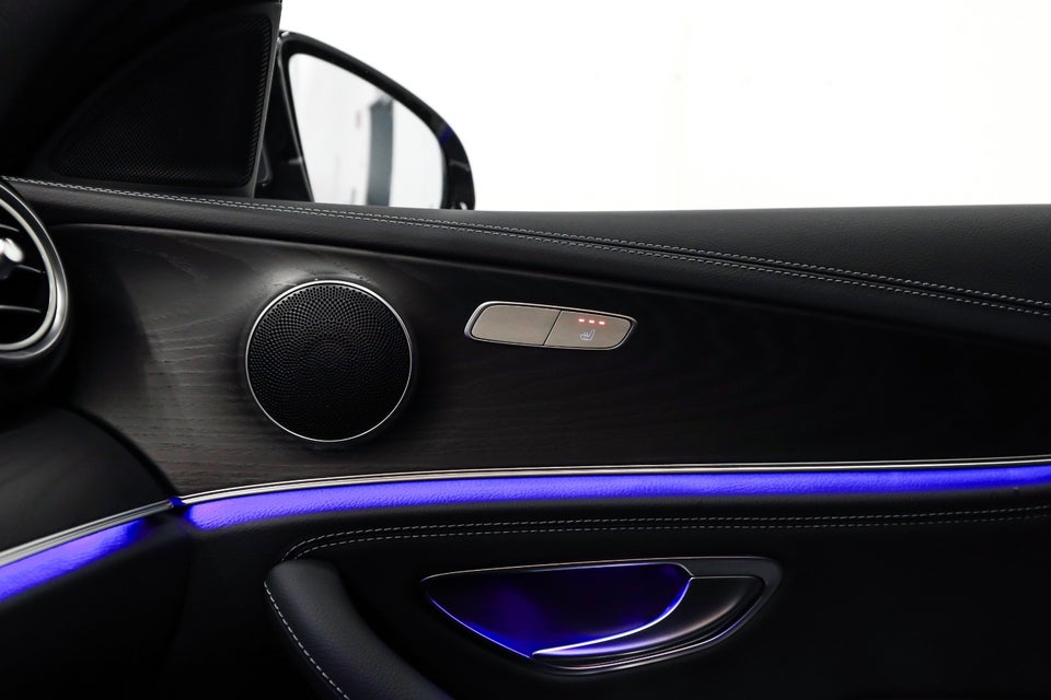 Mercedes E300 de 2,0 AMG Line stc. aut. 5d