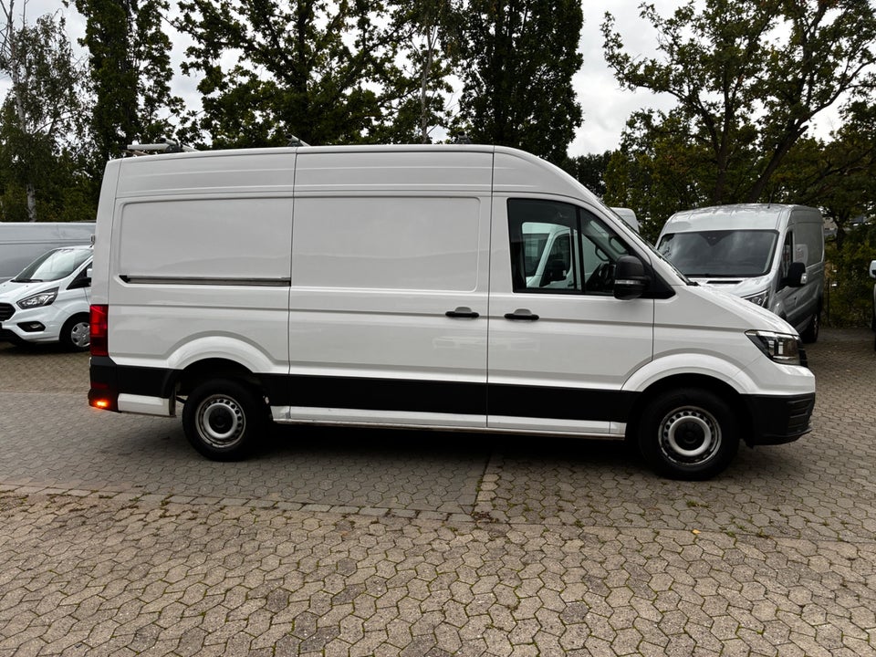 VW Crafter 35 2,0 TDi 177 Kassevogn L3H2 aut.