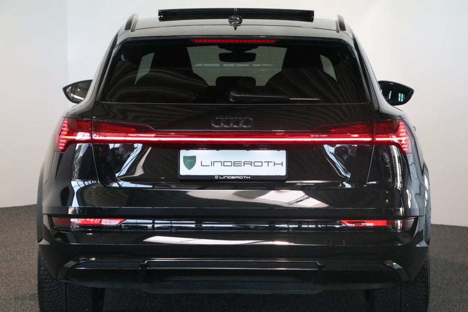 Audi e-tron S quattro 5d