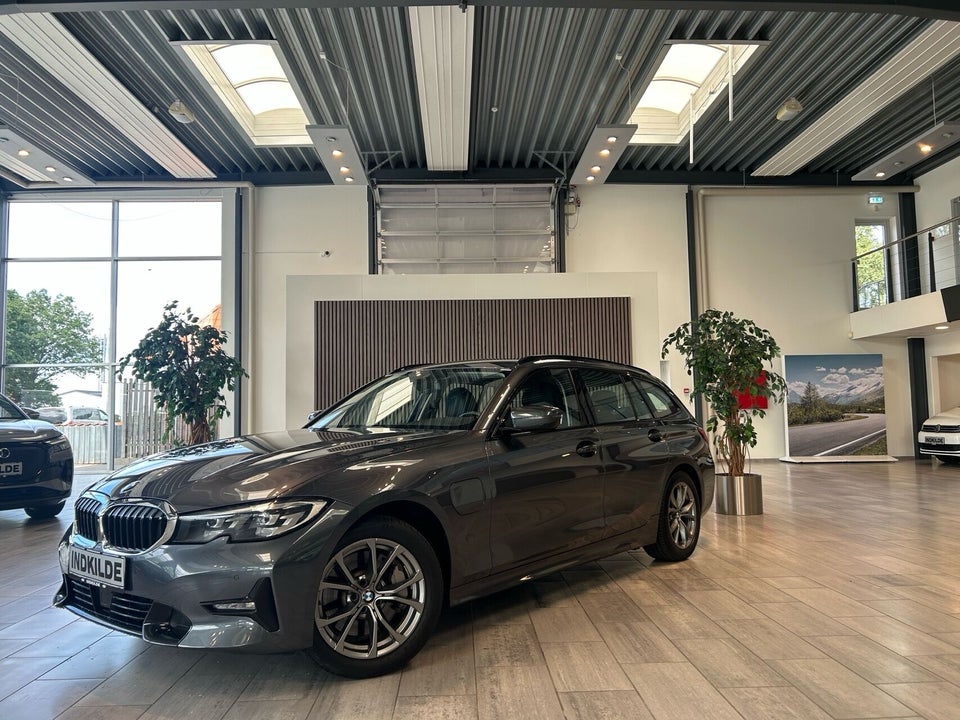 BMW 330e 2,0 Touring Sport Line aut. 5d