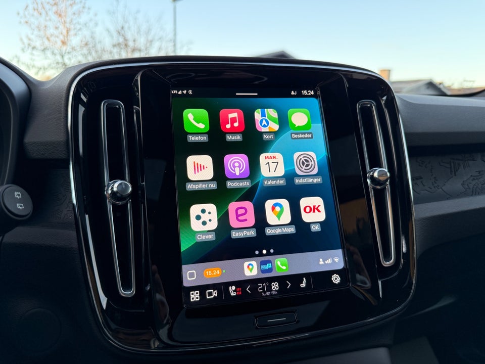 Volvo EX40 Extended Range Black Edition 5d