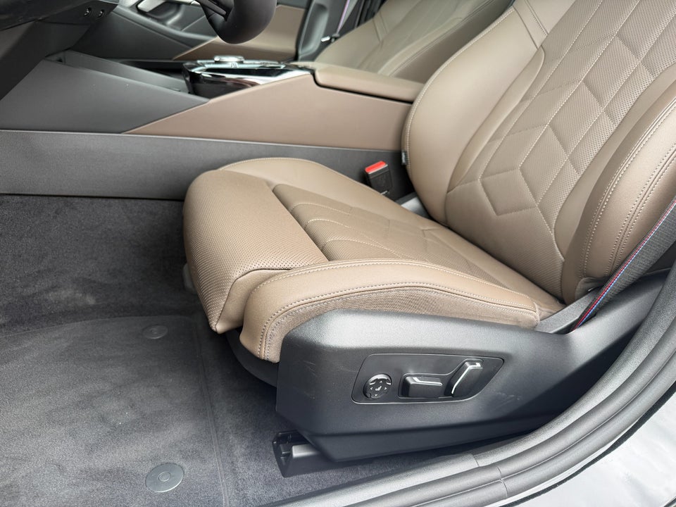 BMW i5 eDrive40 Touring Supercharged 5d