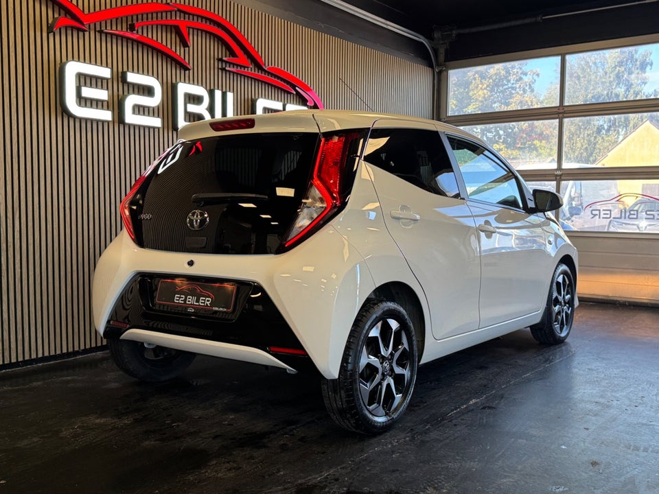 Toyota Aygo 1,0 VVT-i x-press 5d