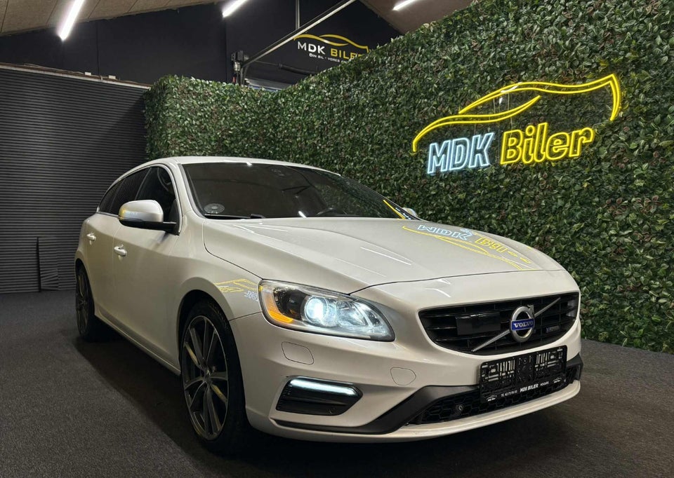 Volvo V60 2,4 D5 215 R-Design aut. 5d