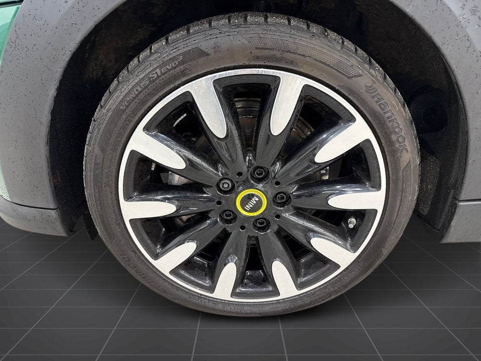 MINI Cooper SE Classic Trim 3d