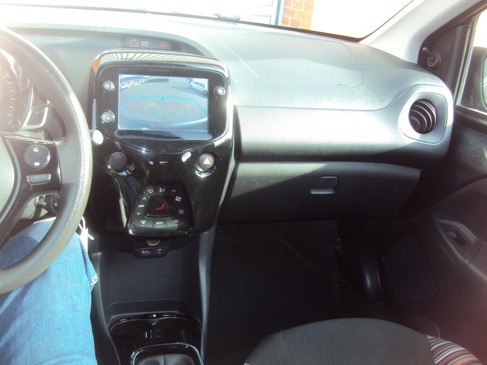Citroën C1 1,0 VTi Shine 5d
