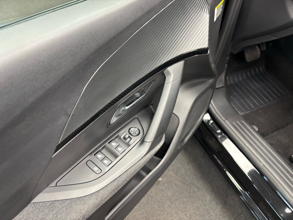 Peugeot e-2008 50 Style 5d