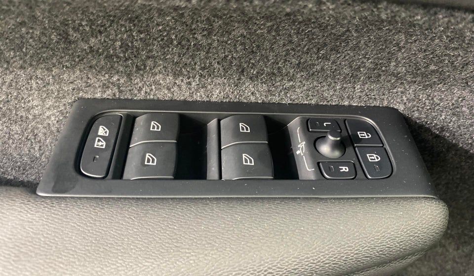 Volvo XC40 P6 ReCharge Core 5d