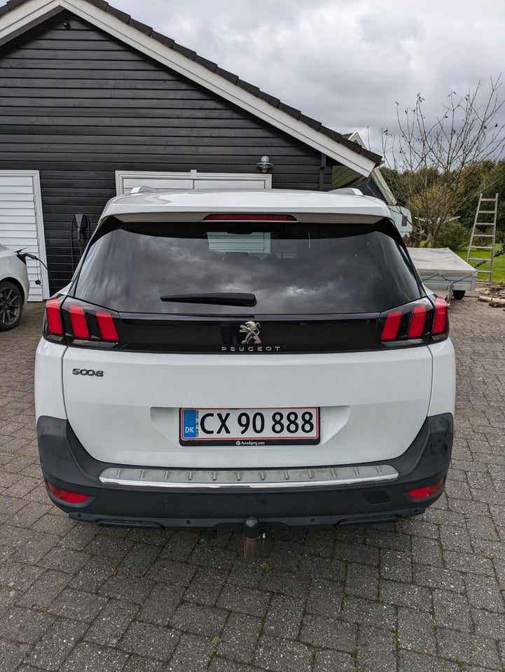 Peugeot 5008 1,2 PureTech 130 Allure EAT8 7prs 5d