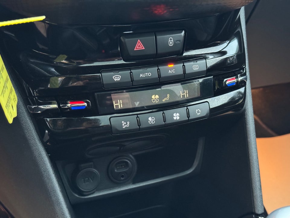 Peugeot 2008 1,5 BlueHDi 100 Allure Sky 5d