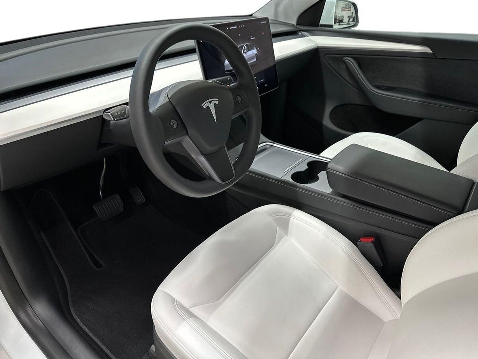 Tesla Model Y Long Range AWD 5d