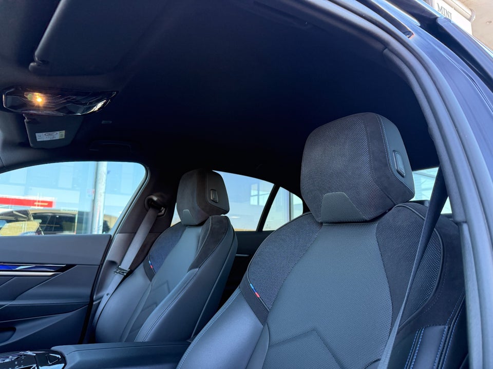 BMW i5 eDrive40 M-Sport 4d