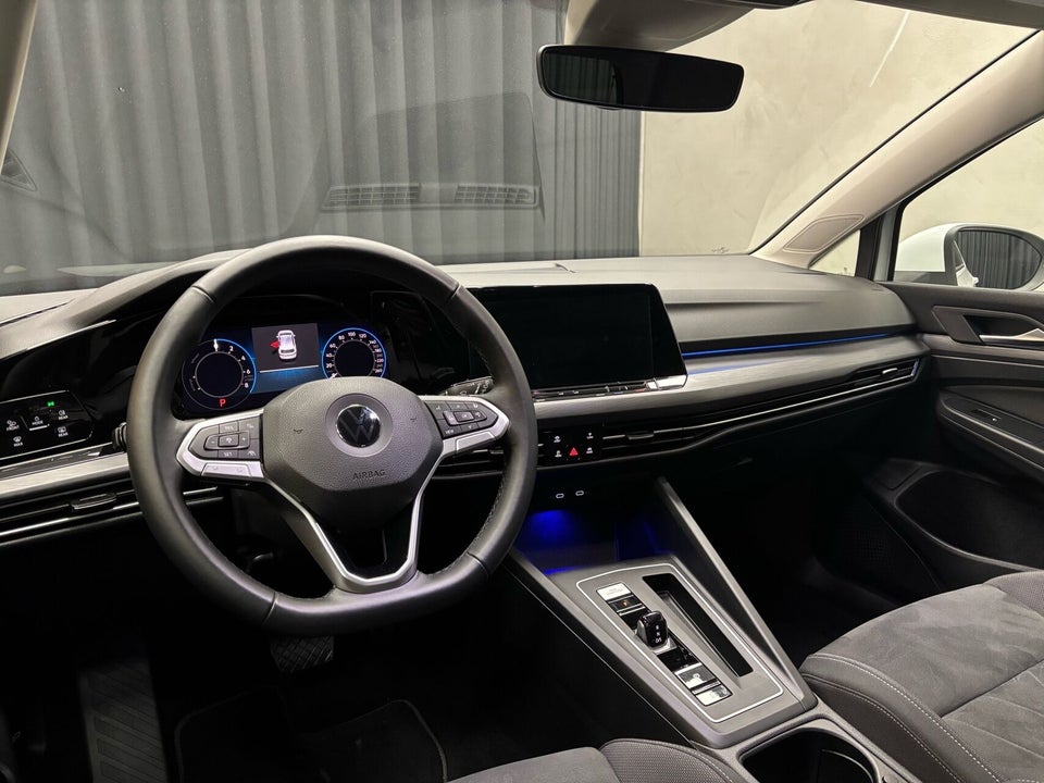 VW Golf VIII 1,4 eHybrid DSG 5d