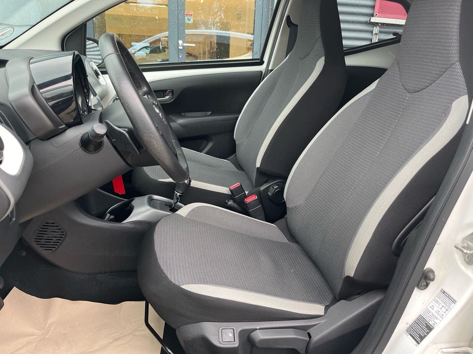 Toyota Aygo 1,0 VVT-i x-press x-shift 5d