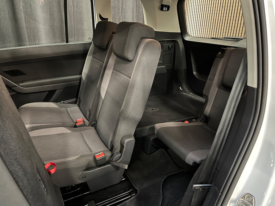 VW Touran 1,6 TDi 115 Comfortline 7prs 5d