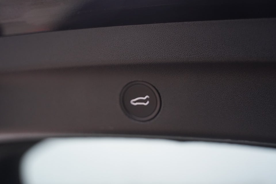 Tesla Model Y RWD 5d