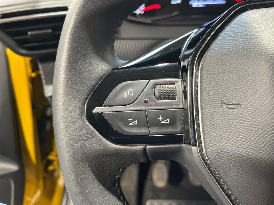 Peugeot 208 1,2 PureTech 75 Selection 5d