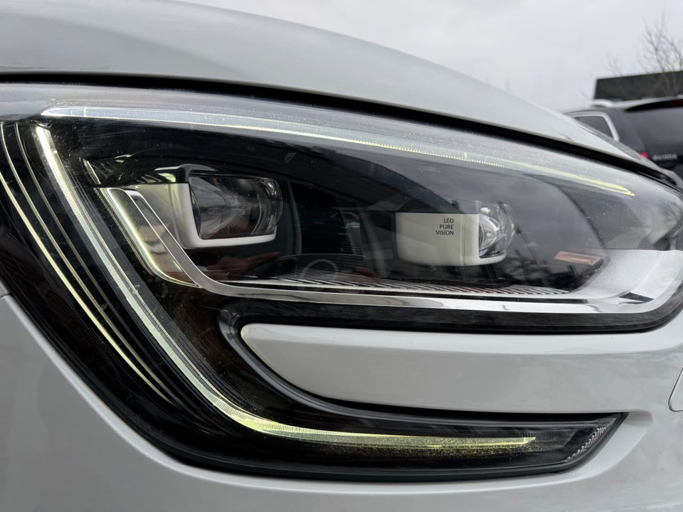 Renault Megane IV 1,3 TCe 140 Bose Edition Sport Tourer EDC 5d