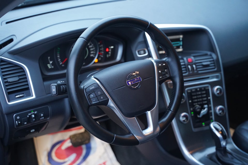 Volvo XC60 2,0 T5 245 Summum aut. Van 5d