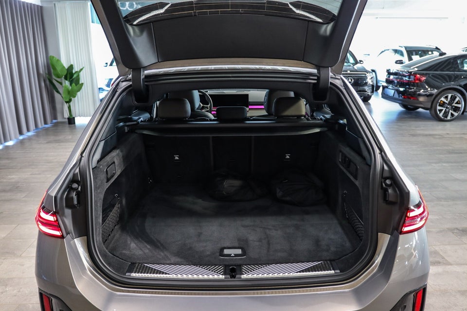 BMW i5 eDrive40 Touring M-Sport Pro 5d