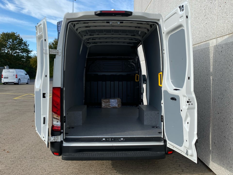 Iveco Daily 3,0 35S18 12m³ Van AG8