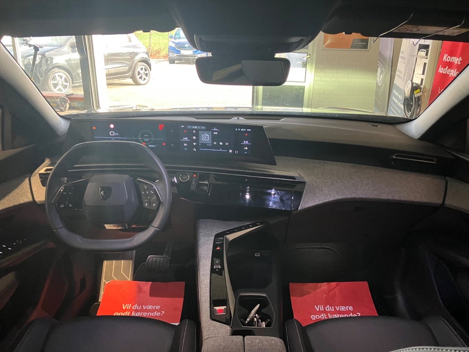 Peugeot e-5008 77 Allure 7prs 5d