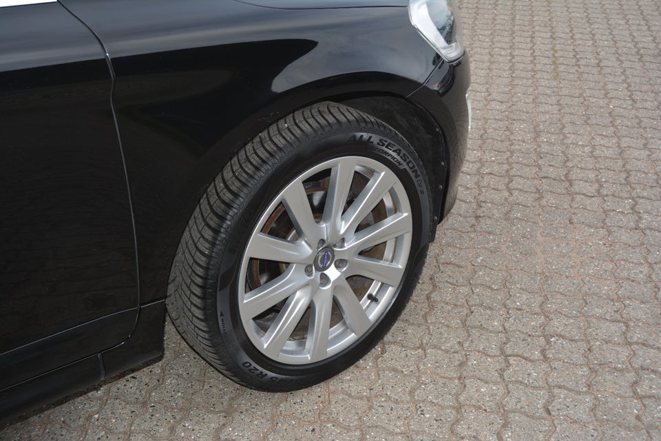 Volvo XC60 2,4 D4 190 Momentum aut. AWD 5d