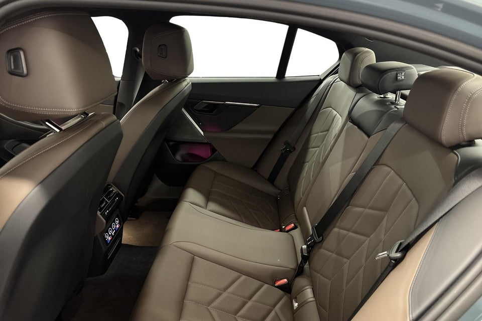 BMW i5 eDrive40 M-Sport 4d