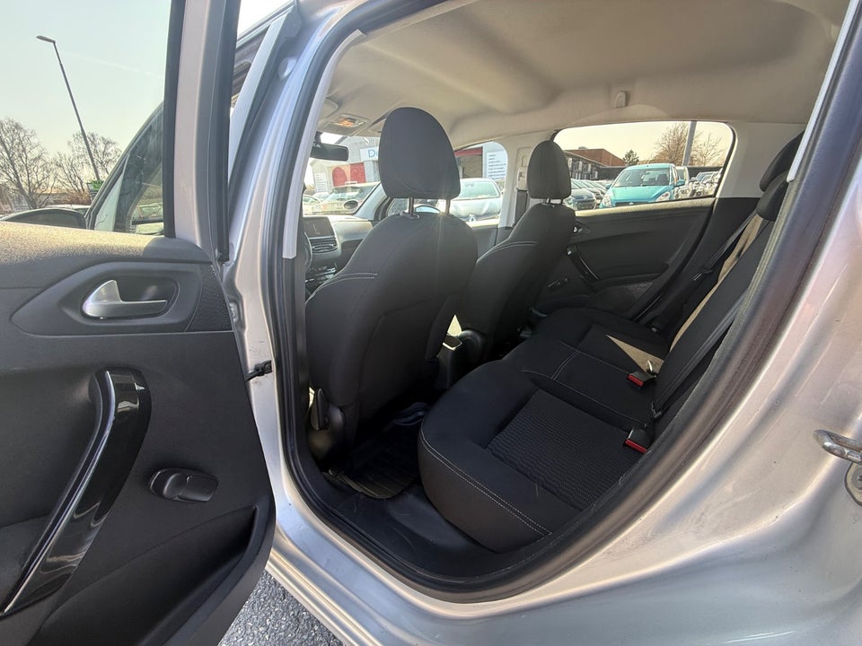 Peugeot 208 1,6 BlueHDi 100 Active 5d