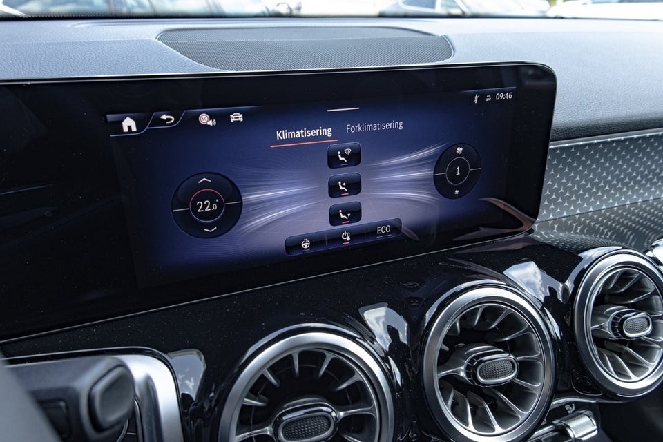 Mercedes EQB300 Progressive 4Matic 5d