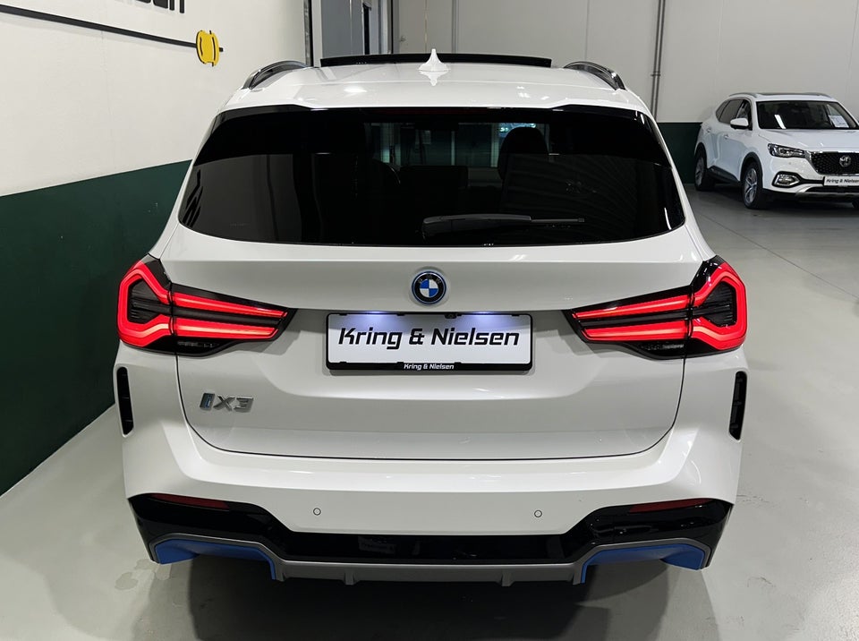 BMW iX3 Charged 5d
