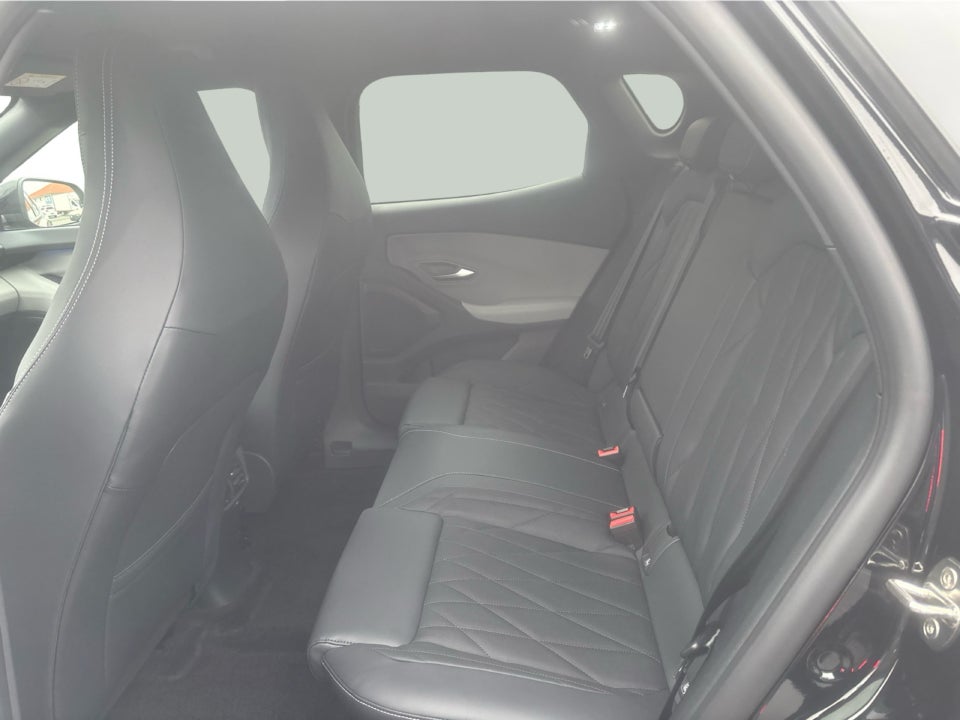 Ford Capri 77 Premium Extended Range 5d