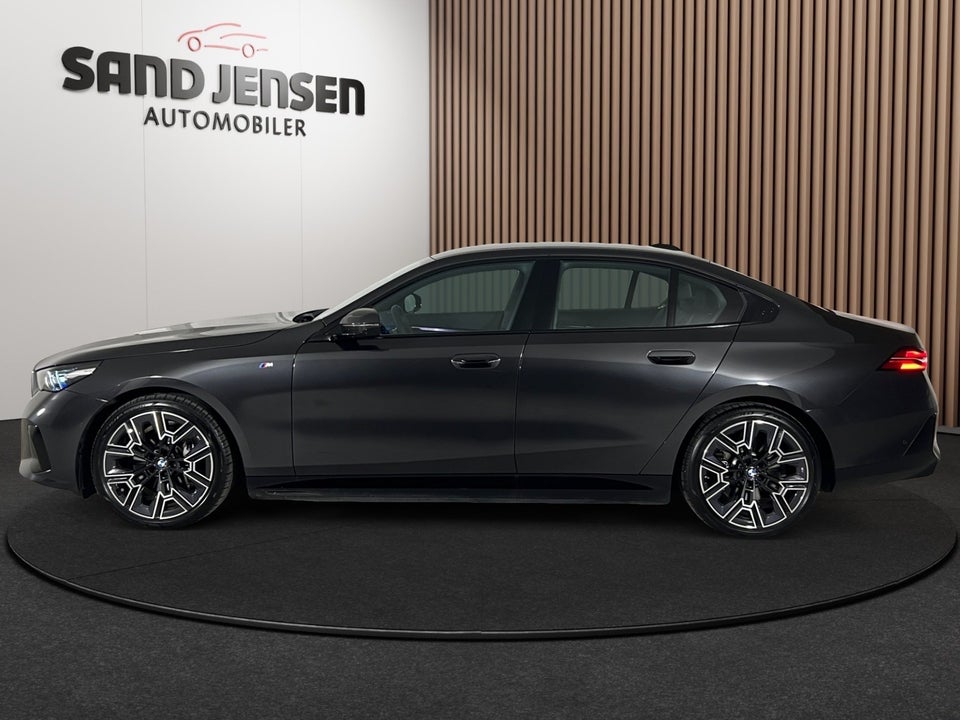 BMW i5 eDrive40 Fully Charged M-Sport 4d