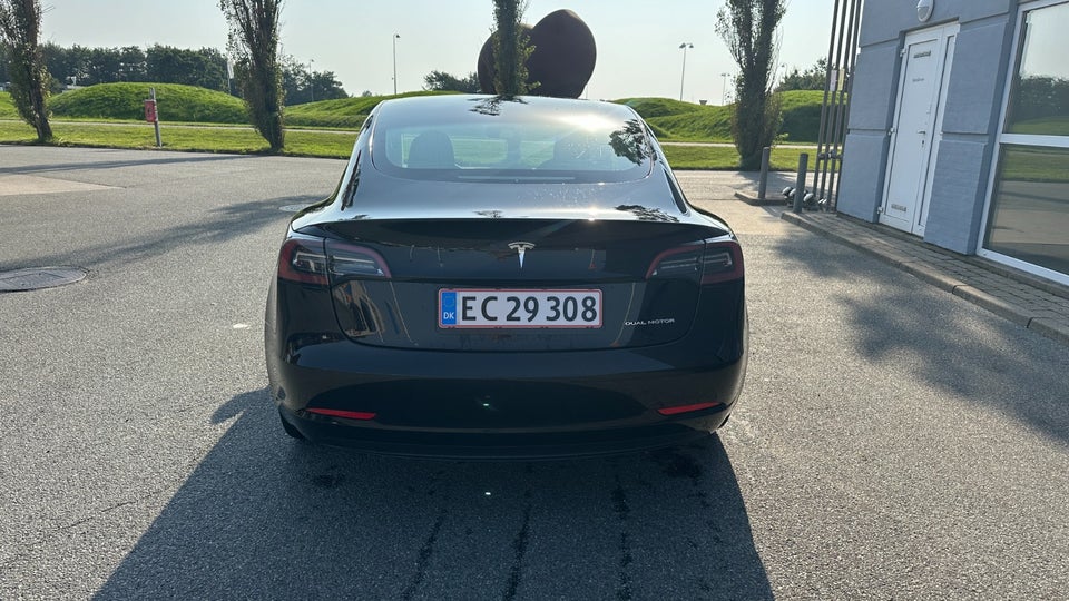 Tesla Model 3 Long Range AWD 4d