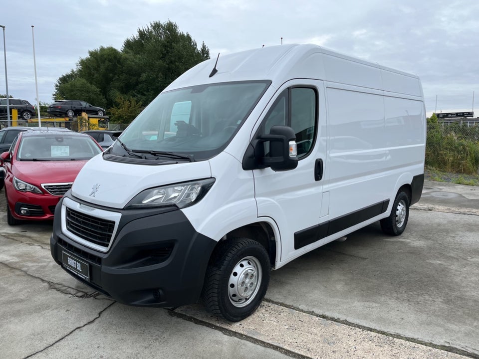 Peugeot Boxer 333 2,2 BlueHDi 140 L2H2 Premium