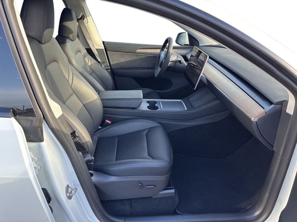 Tesla Model Y Long Range AWD 5d