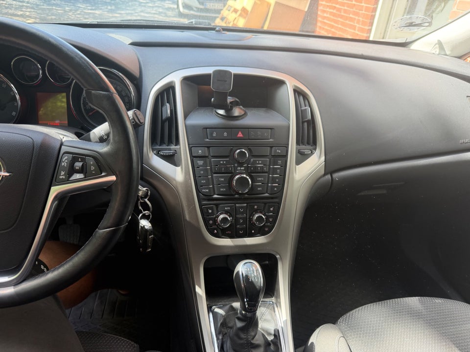 Opel Astra 1,4 T 140 Sport Sports Tourer 5d